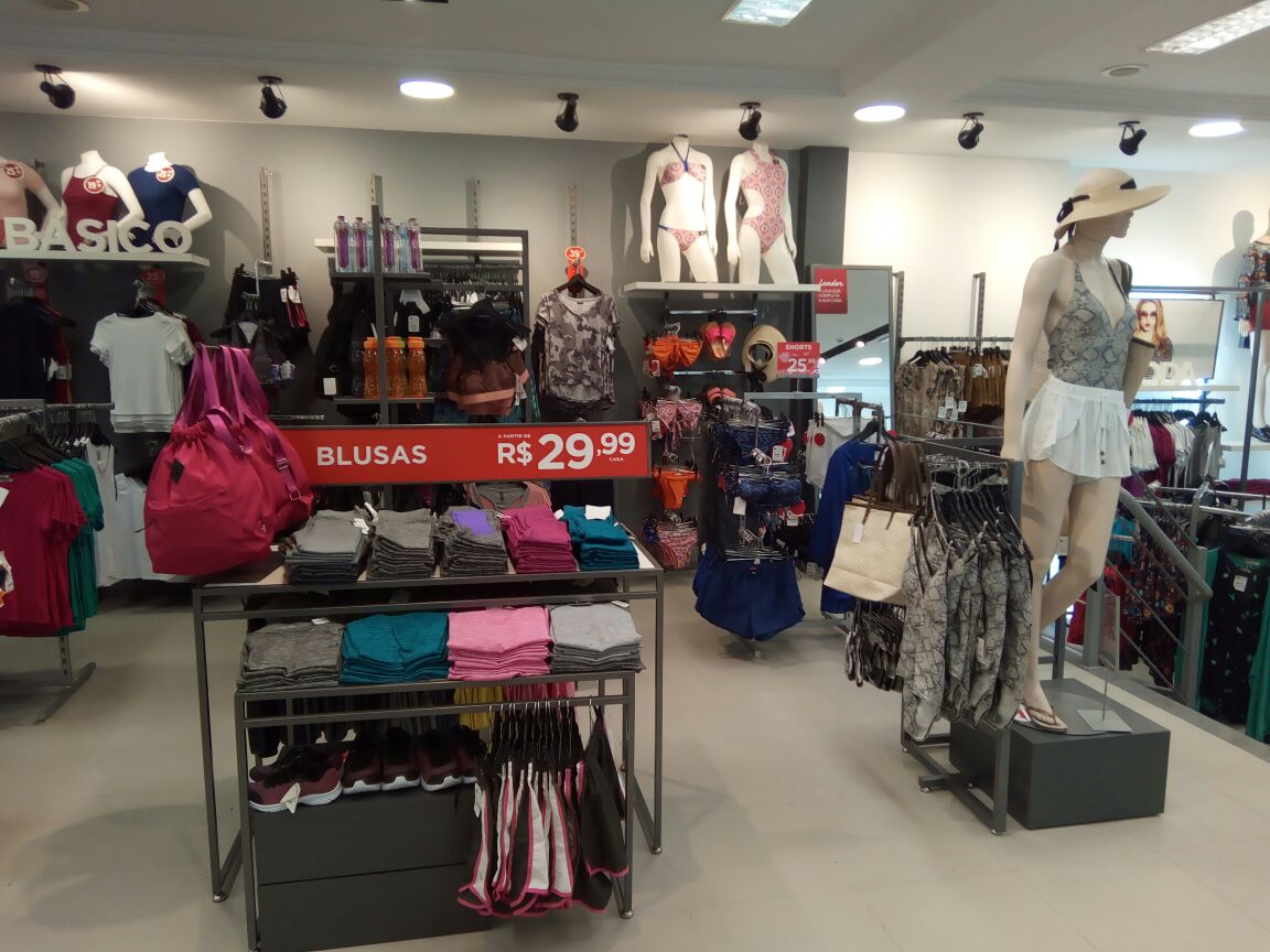 Lojas Leader visual merchandising varejo moda (11)