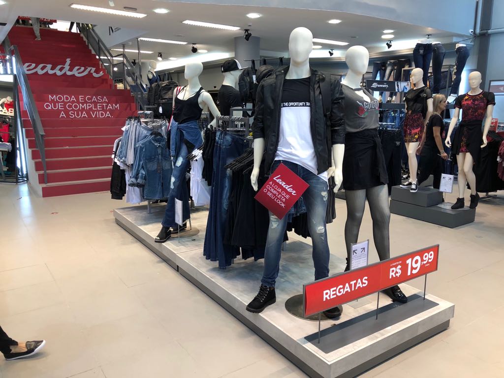 Lojas Leader visual merchandising varejo moda (27)
